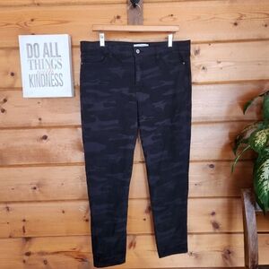 Social Standard by Sanctuary Camo Skinny Ankle Denim Jeans Stretch Size 12 X 27"